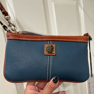 NWT Dooney & Bourke Pebble Grain Large Slim Wrislet